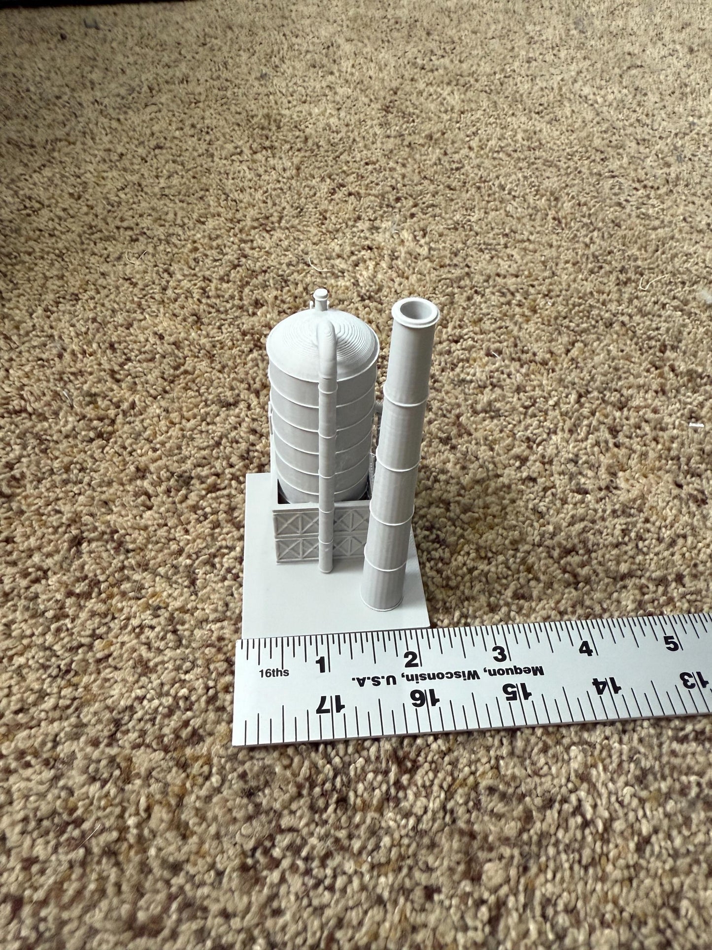 HO Scale Oil Refiner - 1:87 Gauge - Built and Ready - No Assembly Required