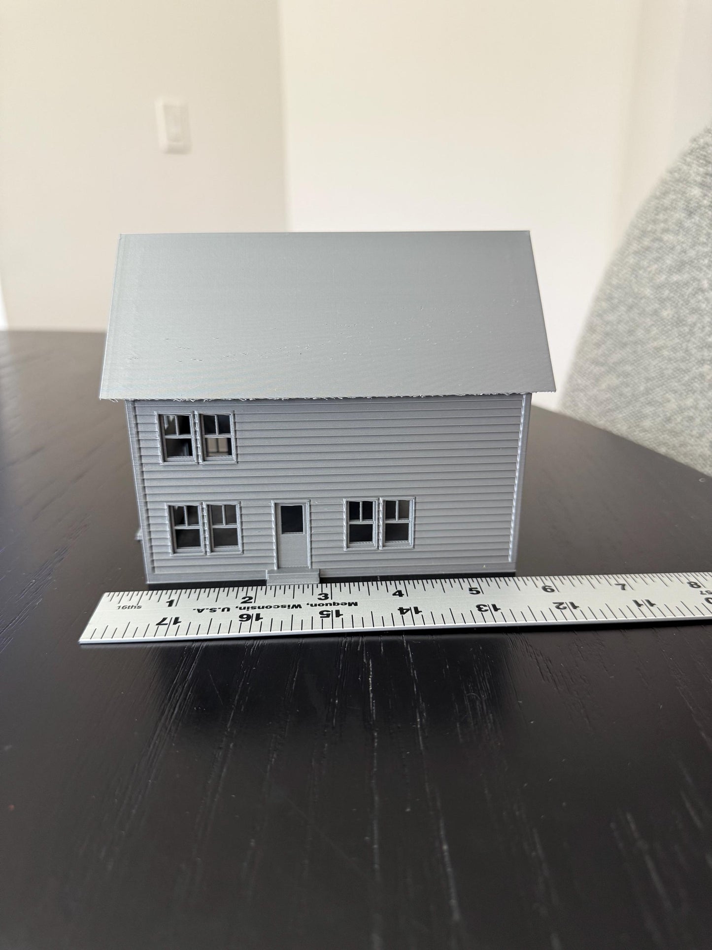 Beach House - HO Scale 1:87 Gauge | No Assembly Required / built and ready