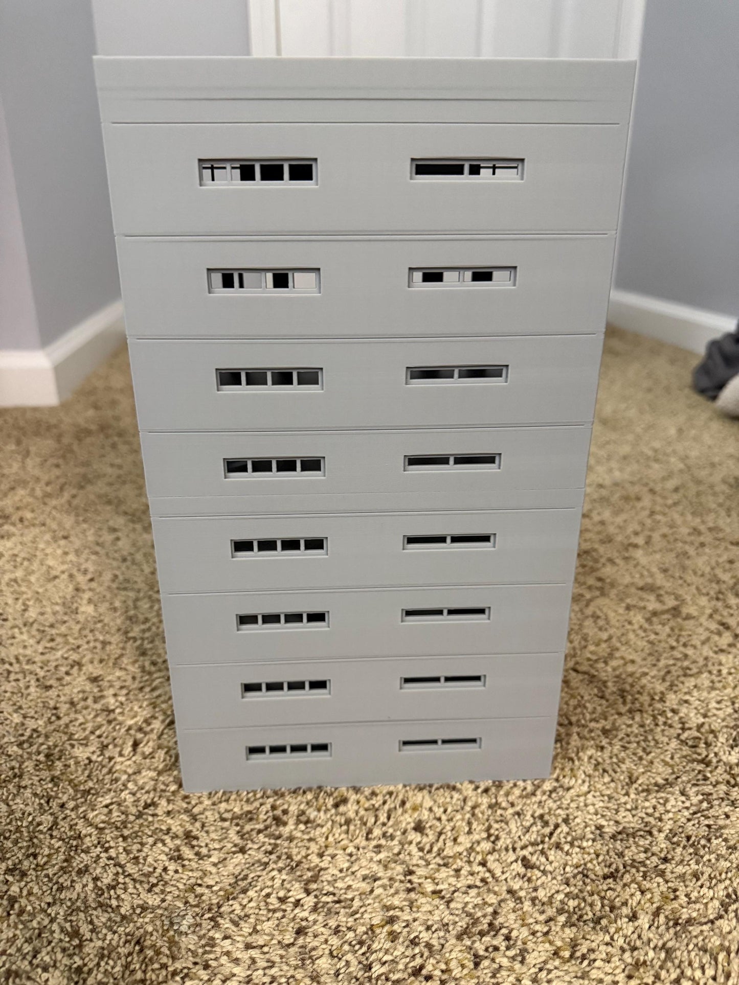 HO Scale Highrise with Penthouses - 1:87 Gauge - Built and Ready