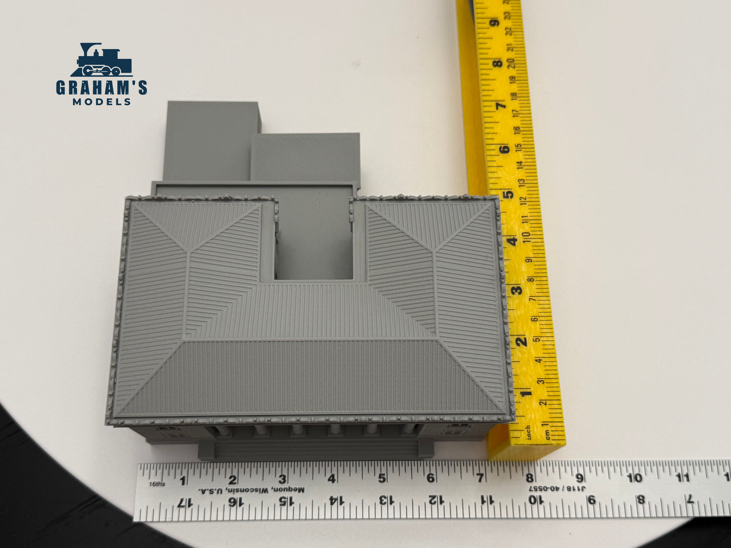 N scale Post Office building model by Graham’s Models, mostly assembled, suitable for 1:160 gauge model railway layouts.