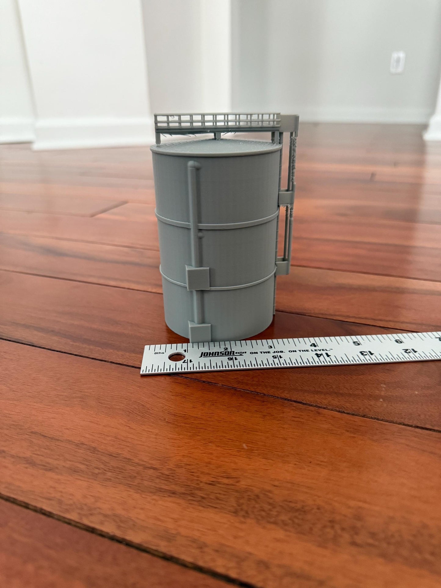 HO Scale Oil Tank 1:87 Gauge | No Assembly Required - Built and Ready - Oil Industry - Model trains, dioramas, miniature
