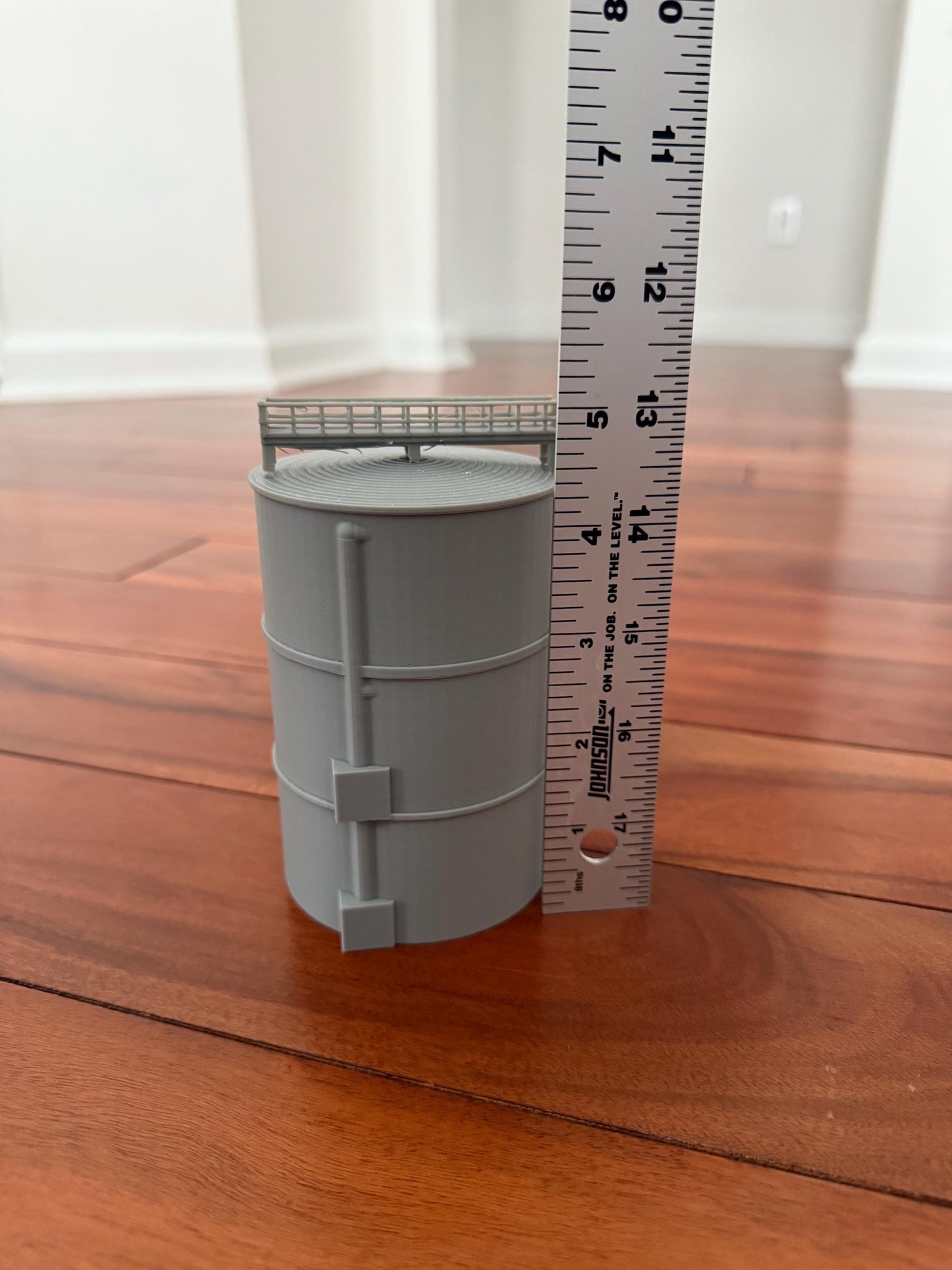 HO Scale Oil Tank 1:87 Gauge | No Assembly Required - Built and Ready - Oil Industry - Model trains, dioramas, miniature