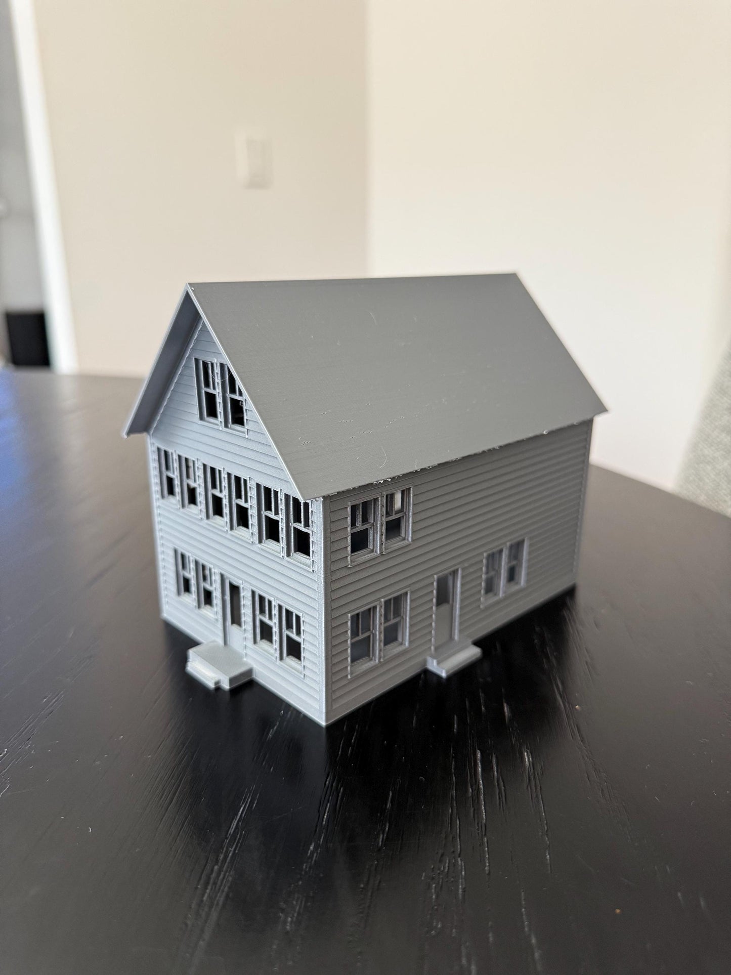 Beach House - HO Scale 1:87 Gauge | No Assembly Required / built and ready