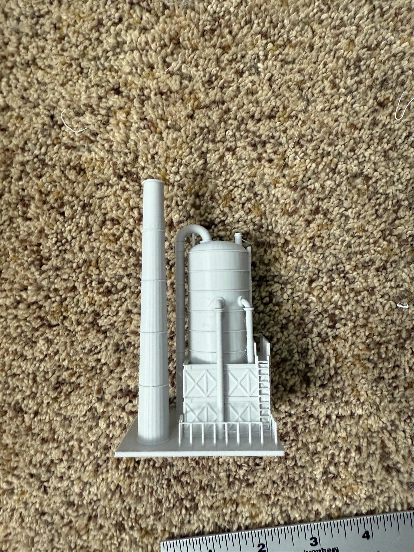 HO Scale Oil Refiner - 1:87 Gauge - Built and Ready - No Assembly Required