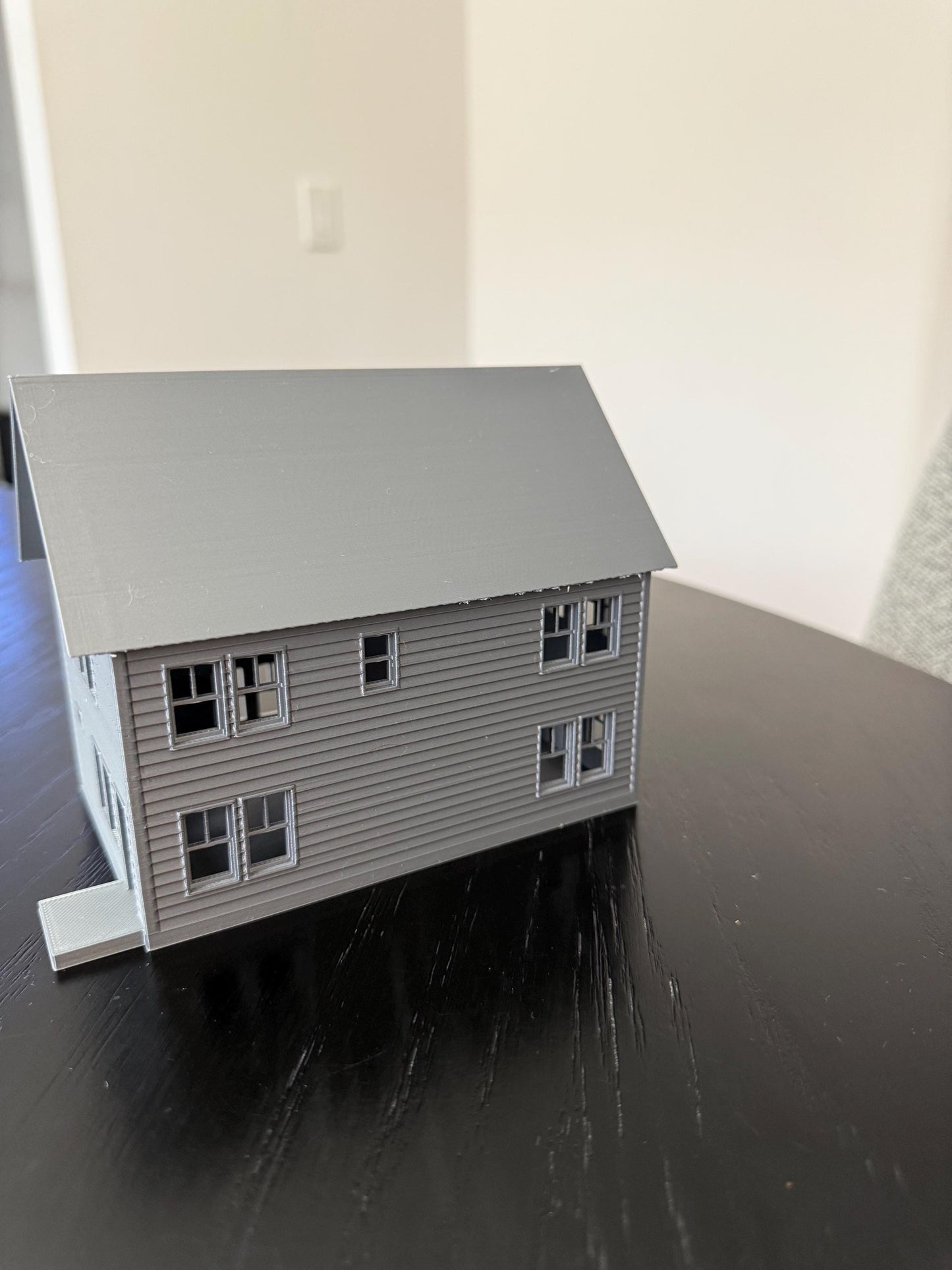 Beach House - HO Scale 1:87 Gauge | No Assembly Required / built and ready