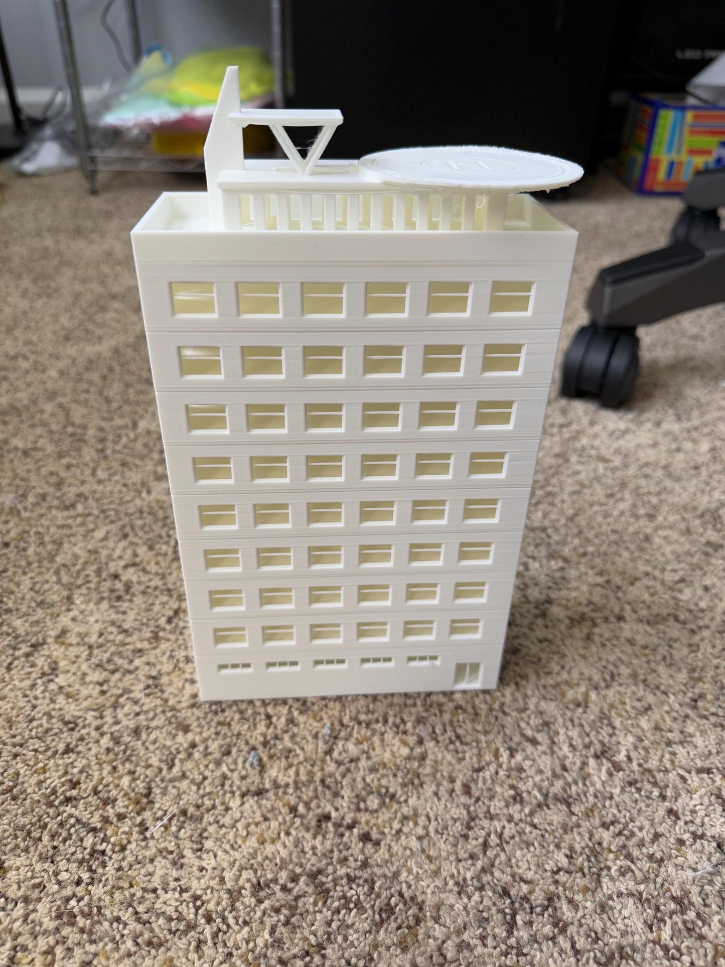 High rise Skyscraper with heli pad - N Scale 1:160 | NO ASSEMBLY REQUIRED