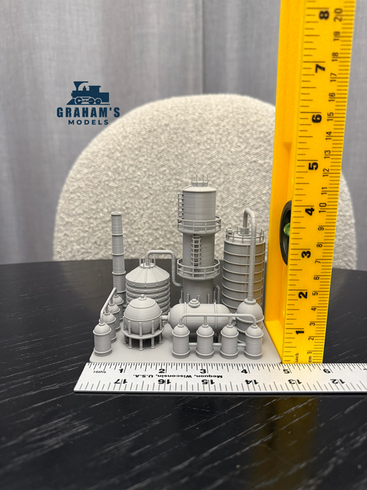 N Scale Oil Refinery / 1:160 Gauge/ No Assembly Required - Built And Ready