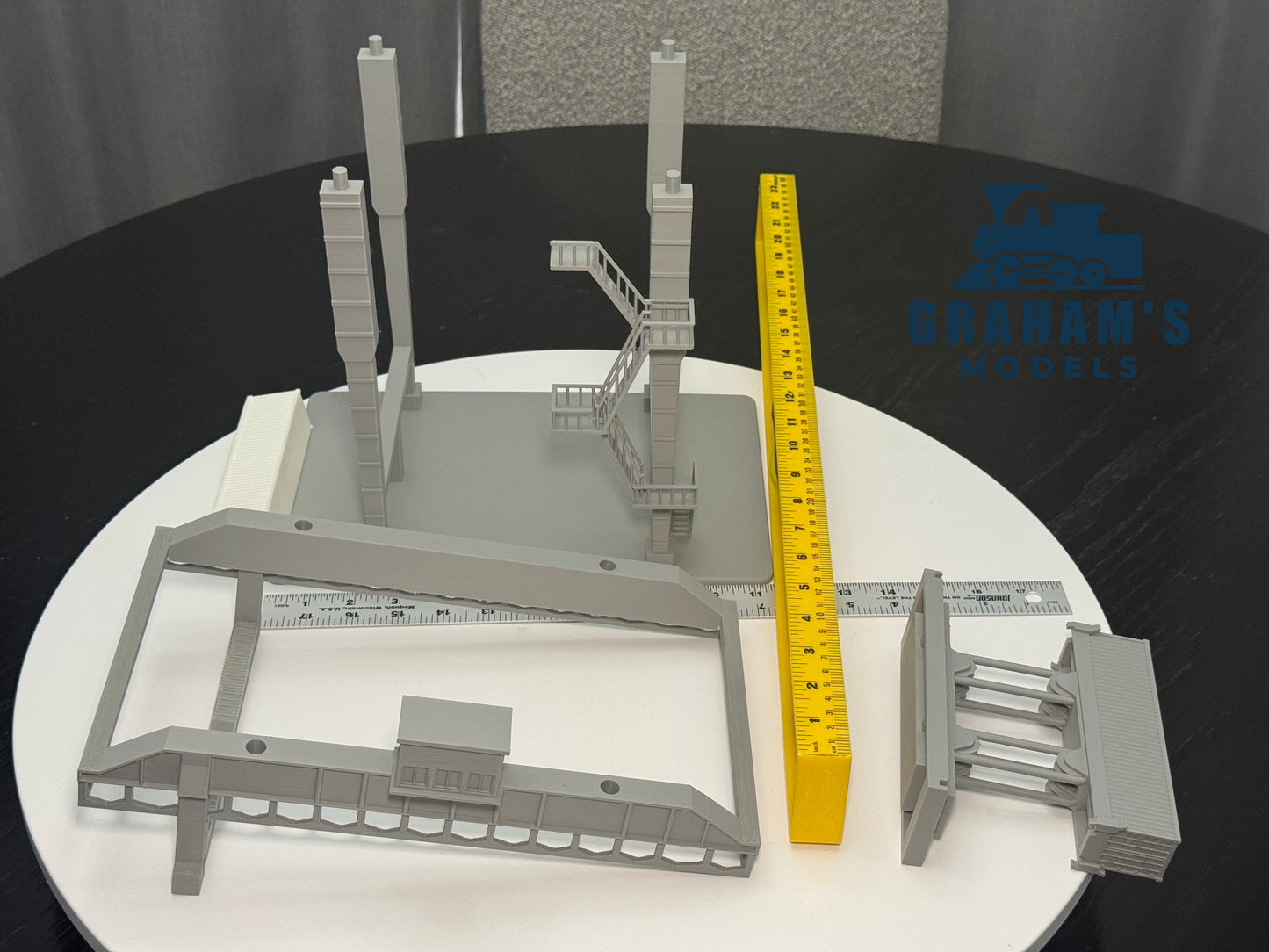 HO scale container crane by Graham’s Models, 1:87 gauge, mostly assembled, with detailed components and realistic design.