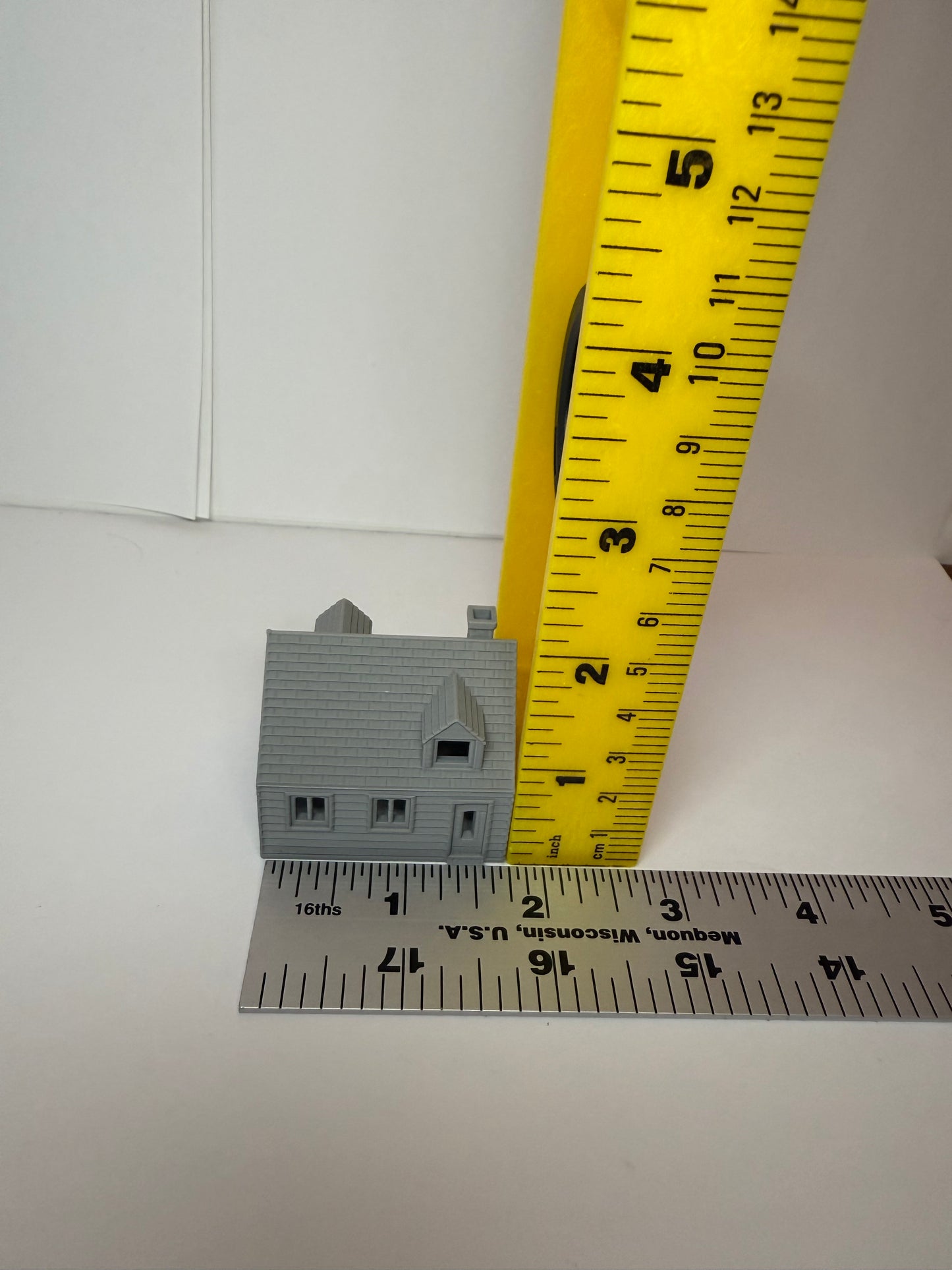 Charming Cape Cod House (3 Pk) - N Scale 1:160 - Prebuilt N Gauge House - Graham’s Models