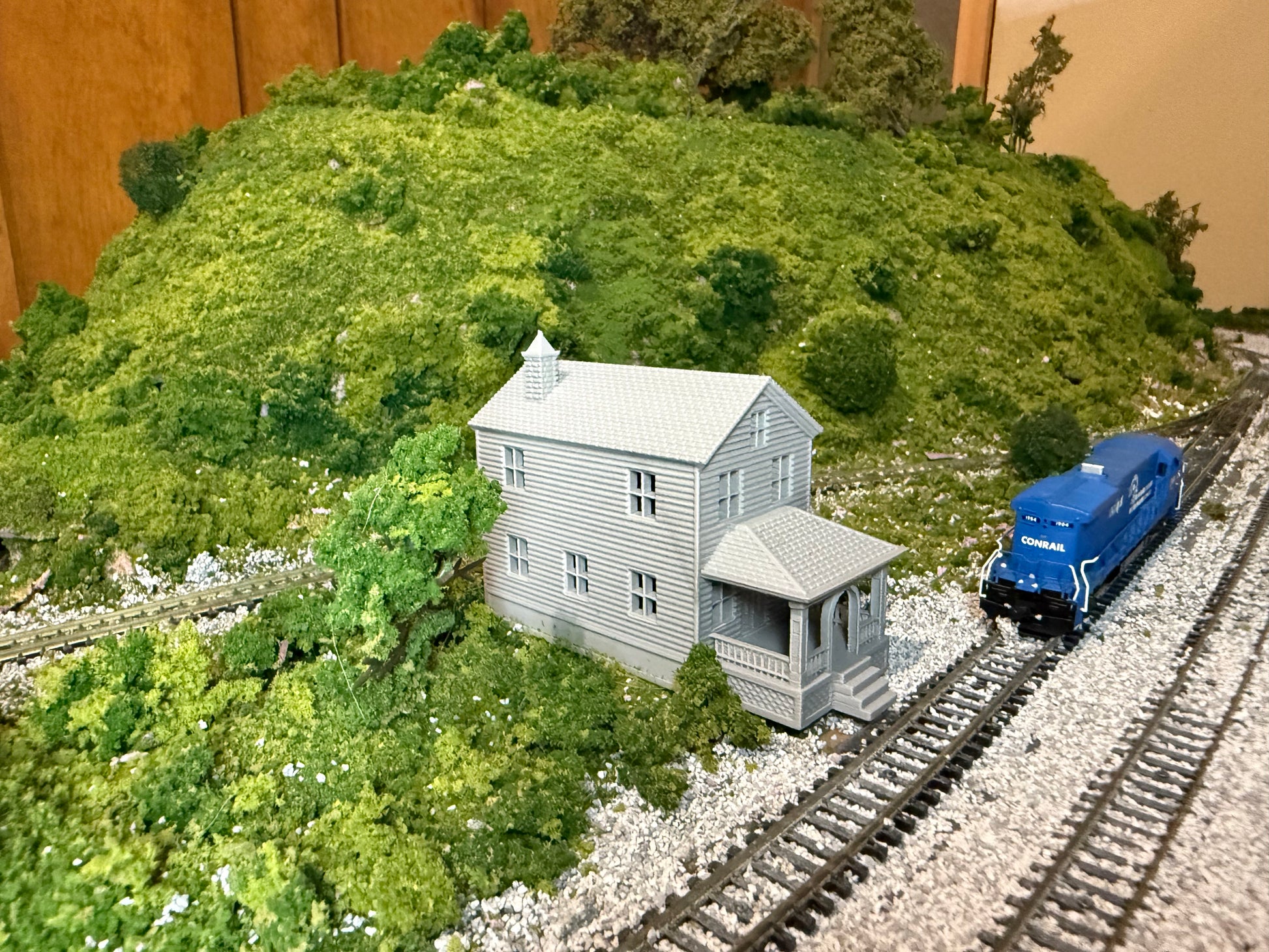 Two Story House - N Scale 1:160 - | Preassembled - Built Up Building - Graham’s Models