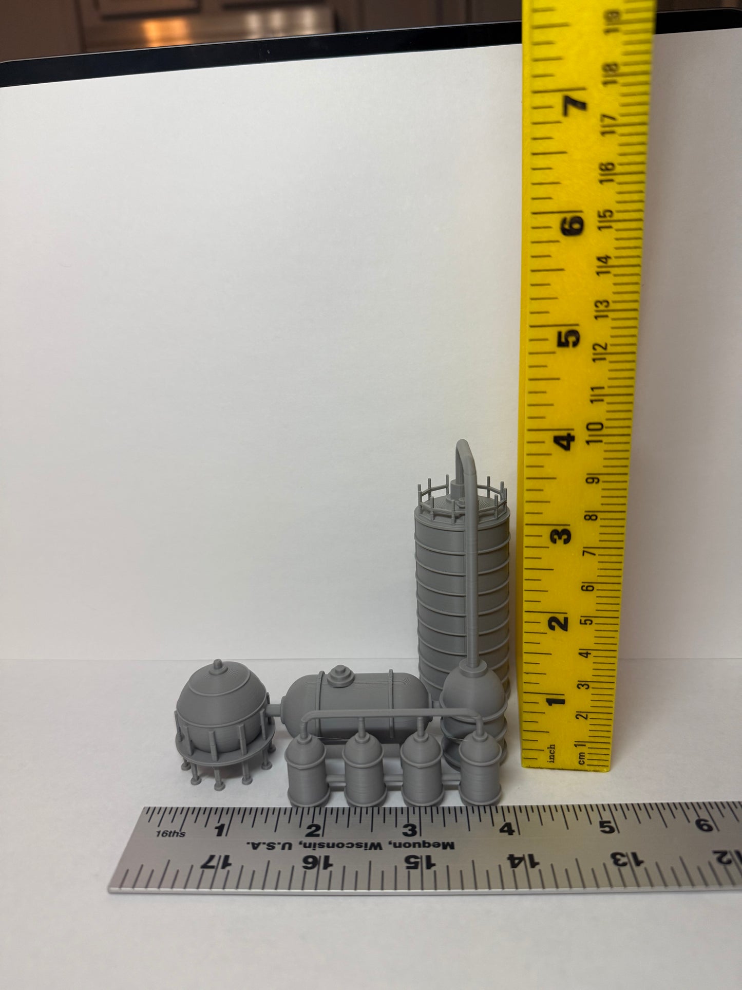 N Scale Fuel Storage / Chemical Factory / 1:160 Gauge/ No Assembly Required - Graham’s Models