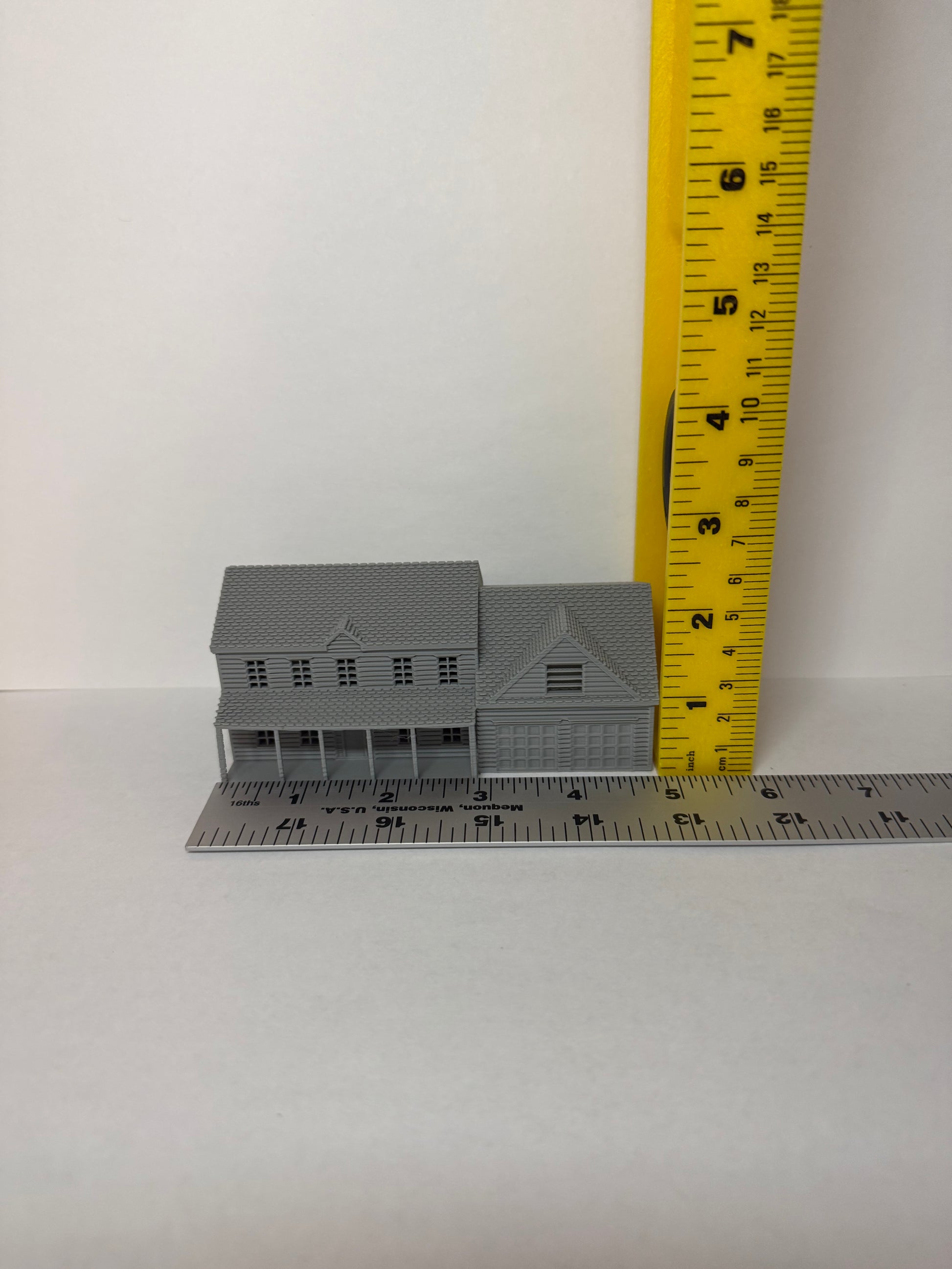 N Scale Colonial House - Attached Garage / 1:160 Scale / Preassembled and Built - Graham’s Models