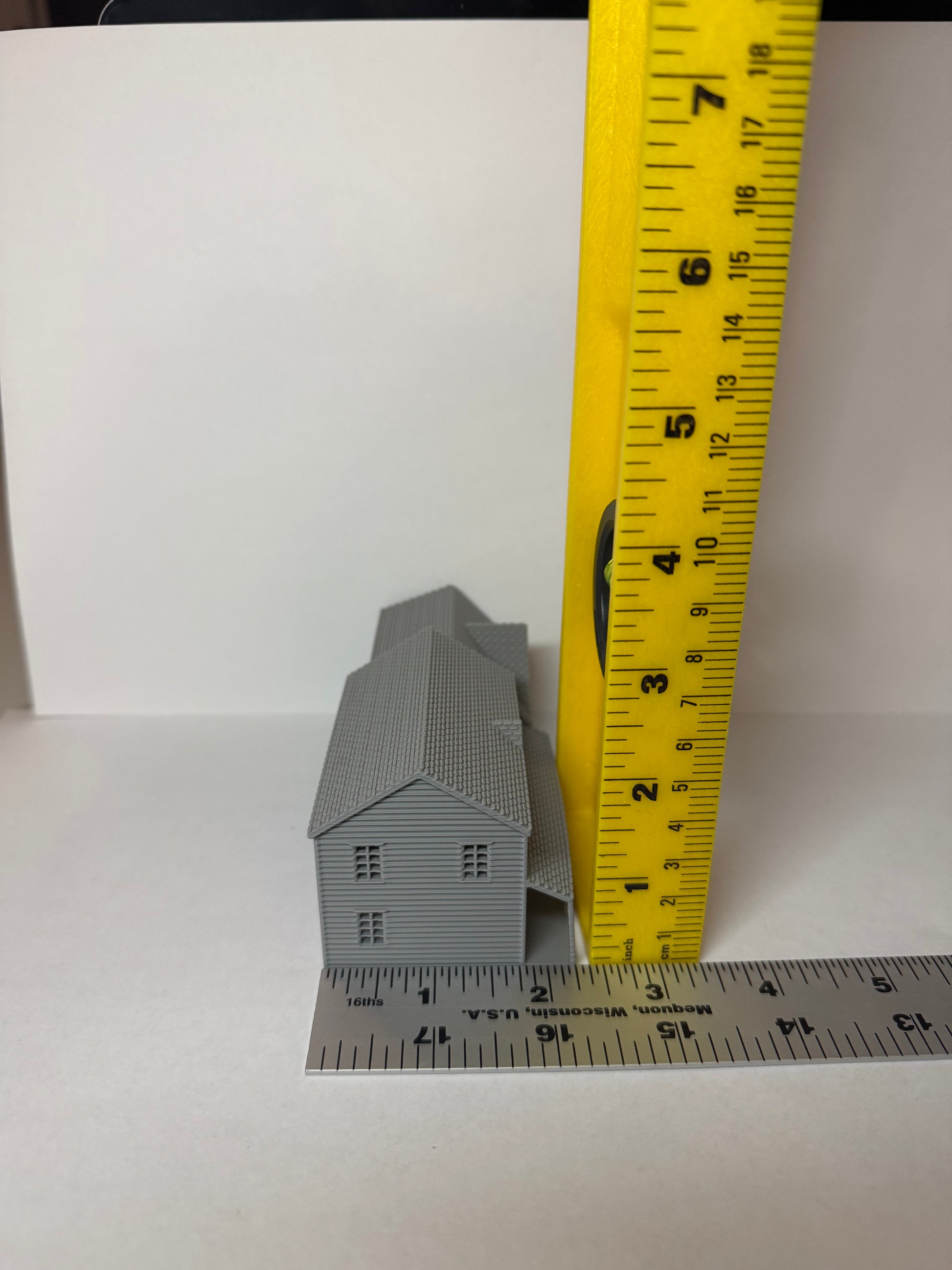 N Scale Colonial House - Attached Garage / 1:160 Scale / Preassembled and Built - Graham’s Models