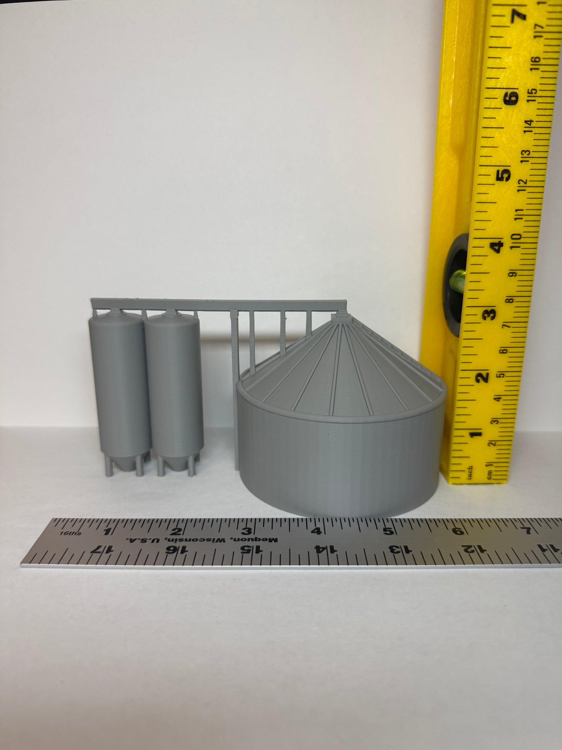 N Scale Grain Silos / 1:160 Scale / No Assembly Required - Built And Ready - Graham’s Models