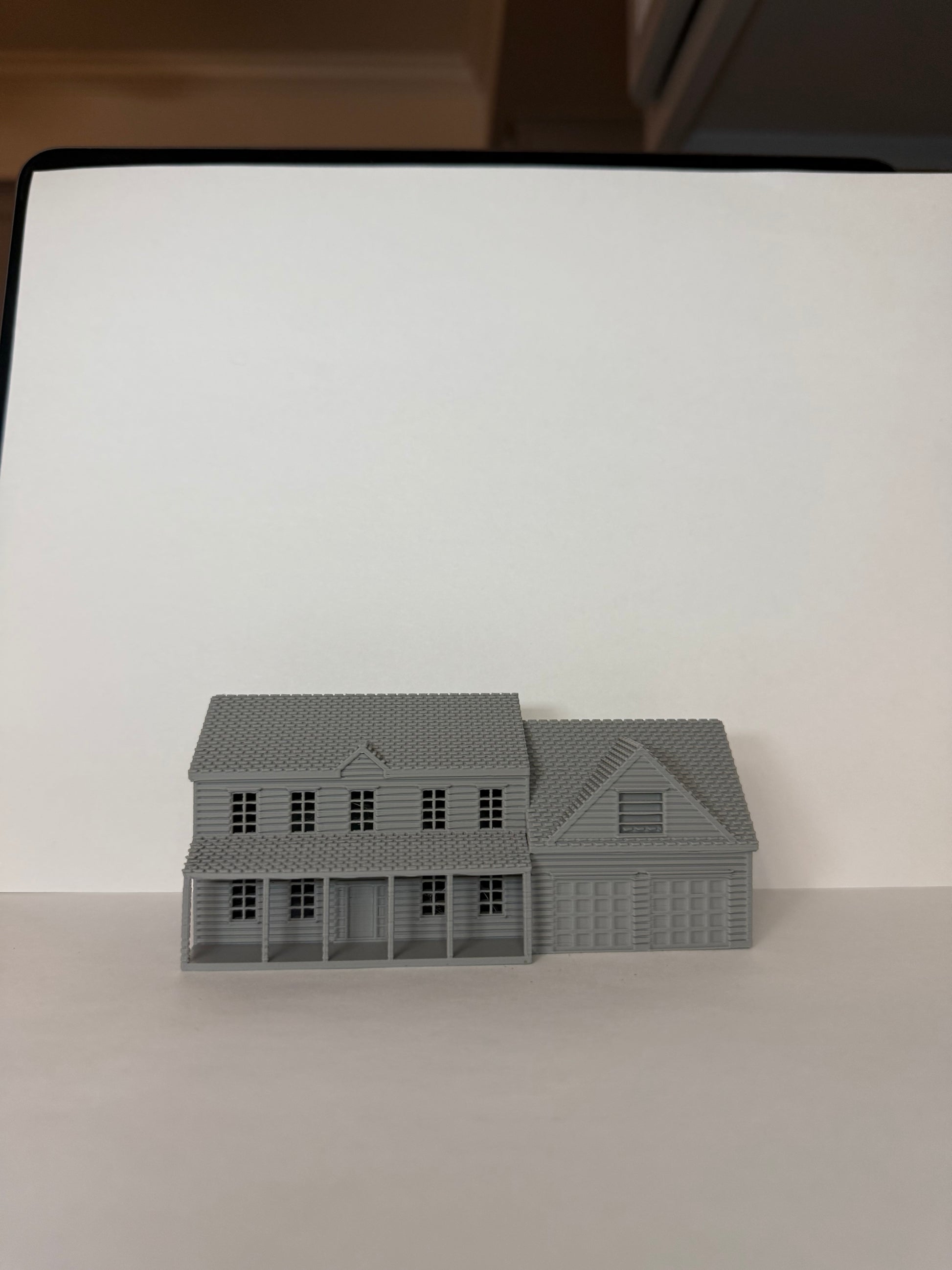 N Scale Colonial House - Attached Garage / 1:160 Scale / Preassembled and Built - Graham’s Models