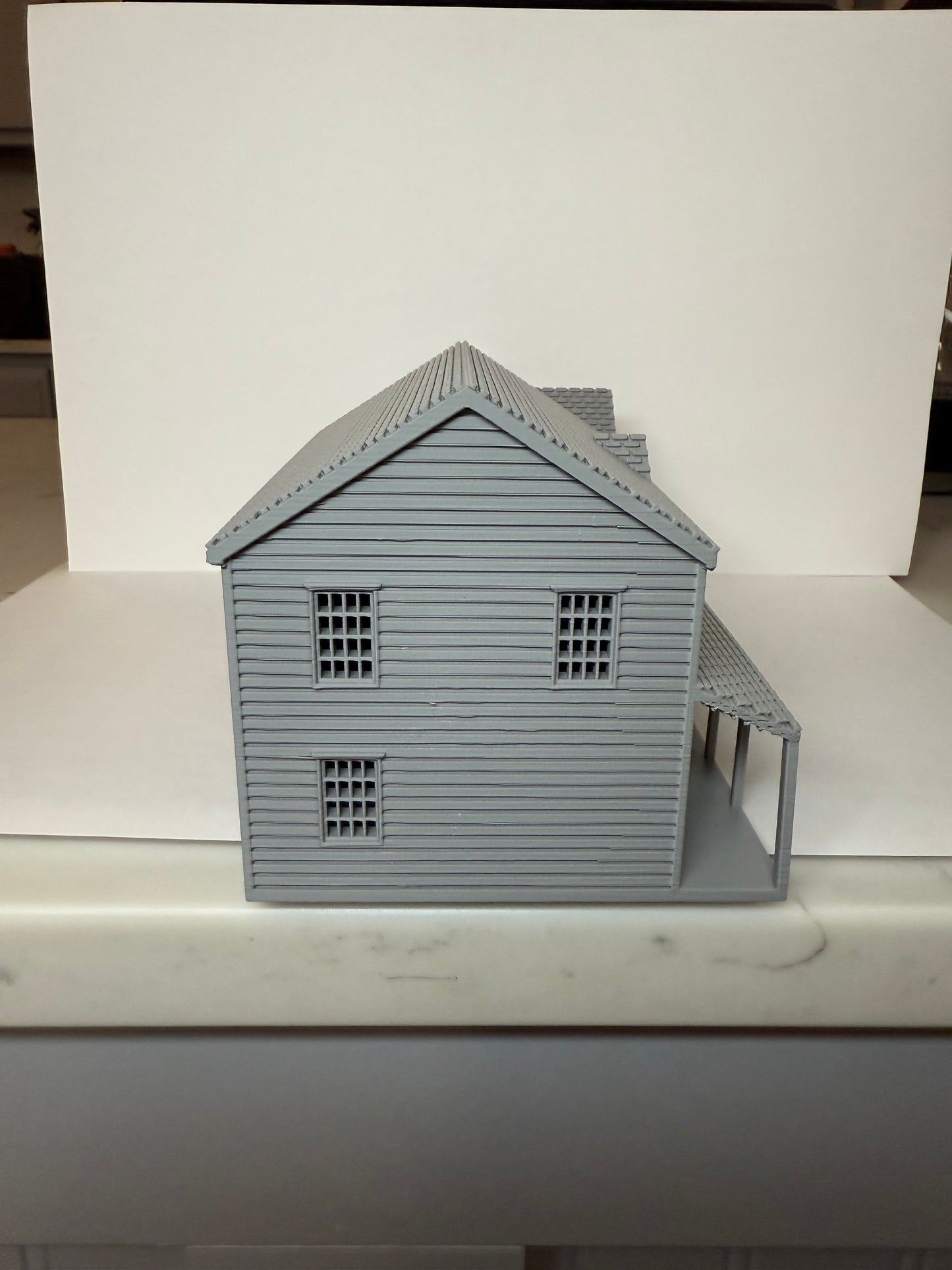 HO Scale Colonial House - Attached Garage / 1:87 Scale / Preassembled and Built - Graham’s Models