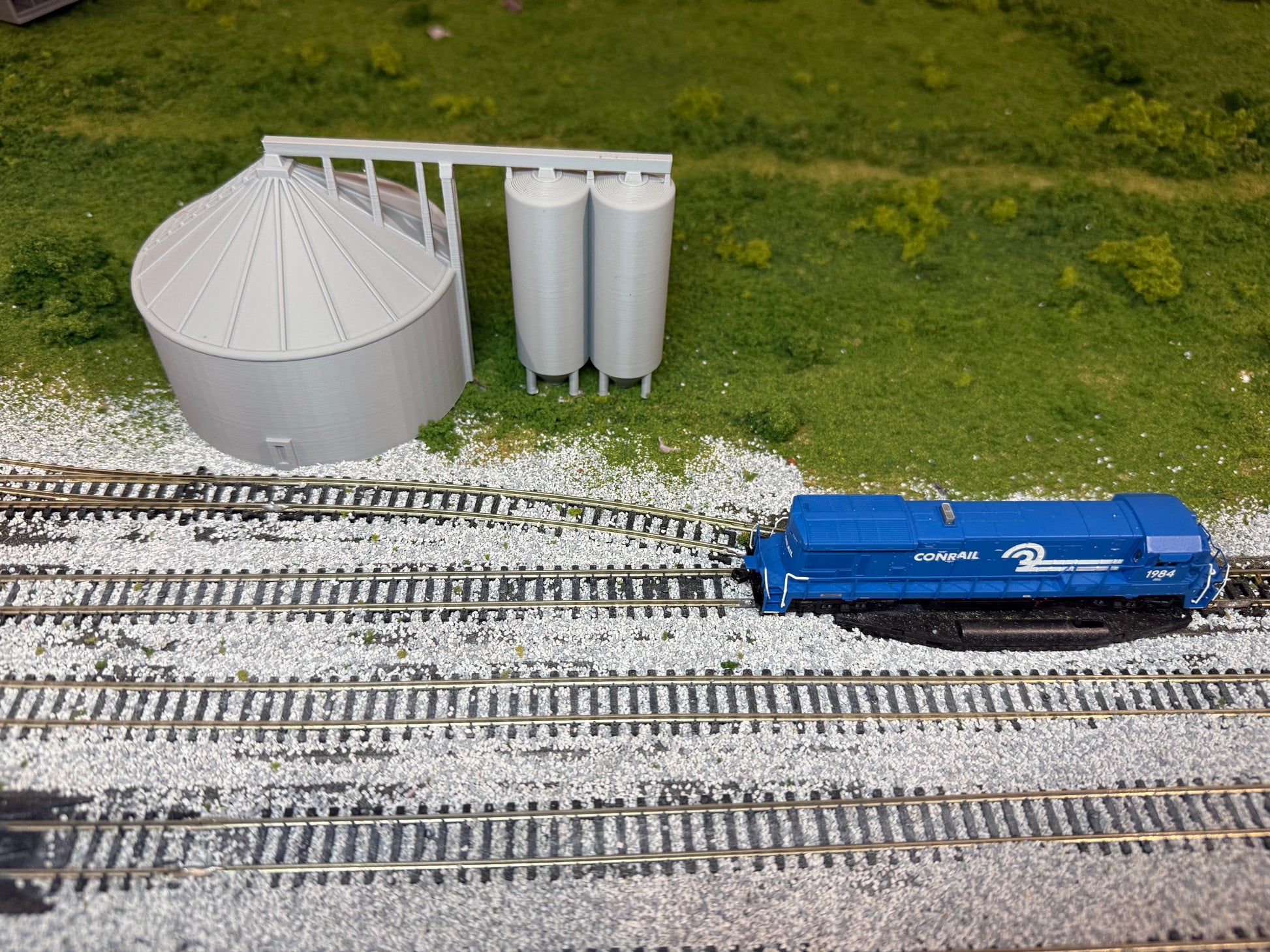 N Scale Grain Silos / 1:160 Scale / No Assembly Required - Built And Ready - Graham’s Models