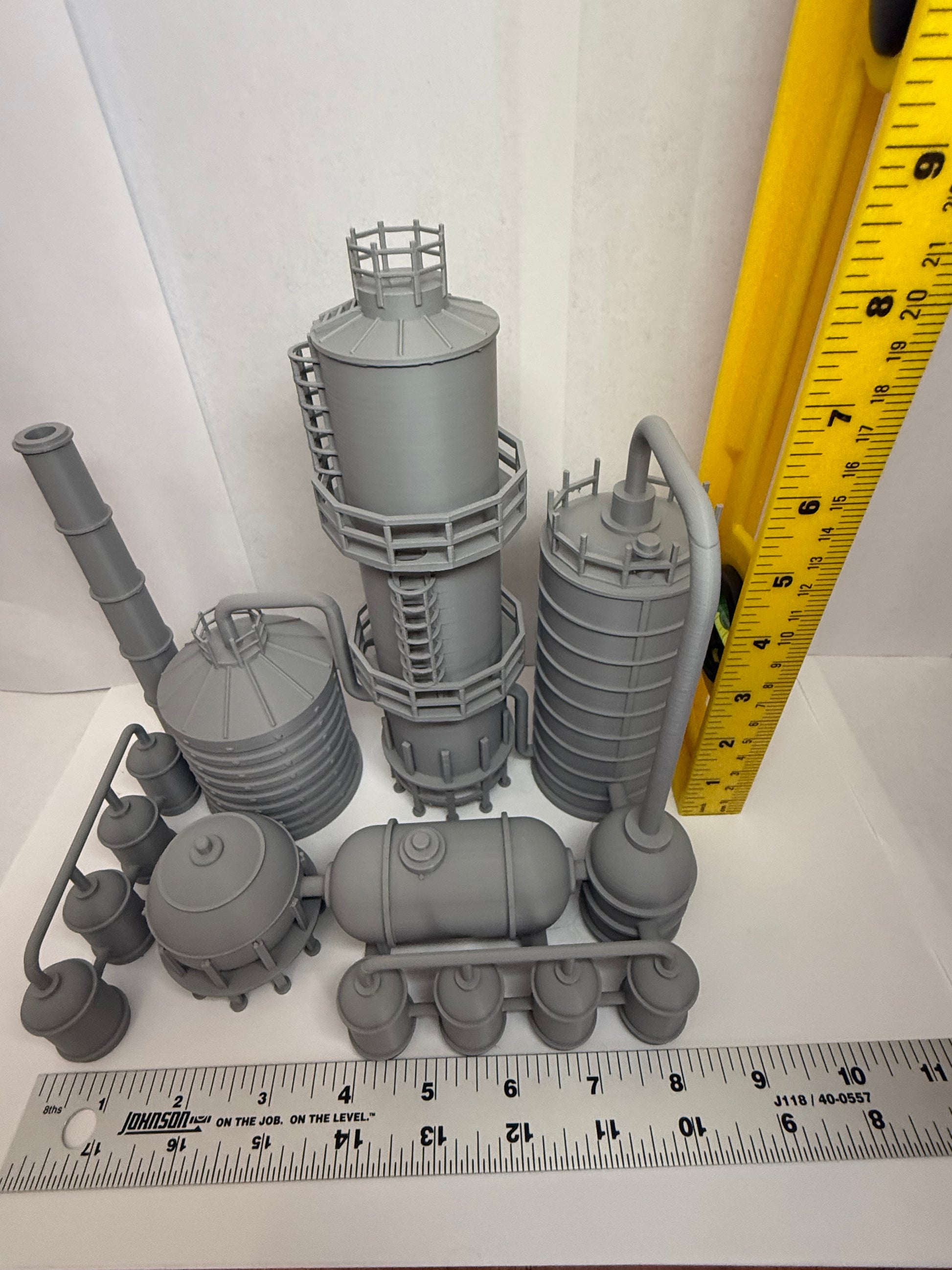 HO Scale Oil Refinery / 1:87 Gauge/ No Assembly Required - Built And Ready - Graham’s Models