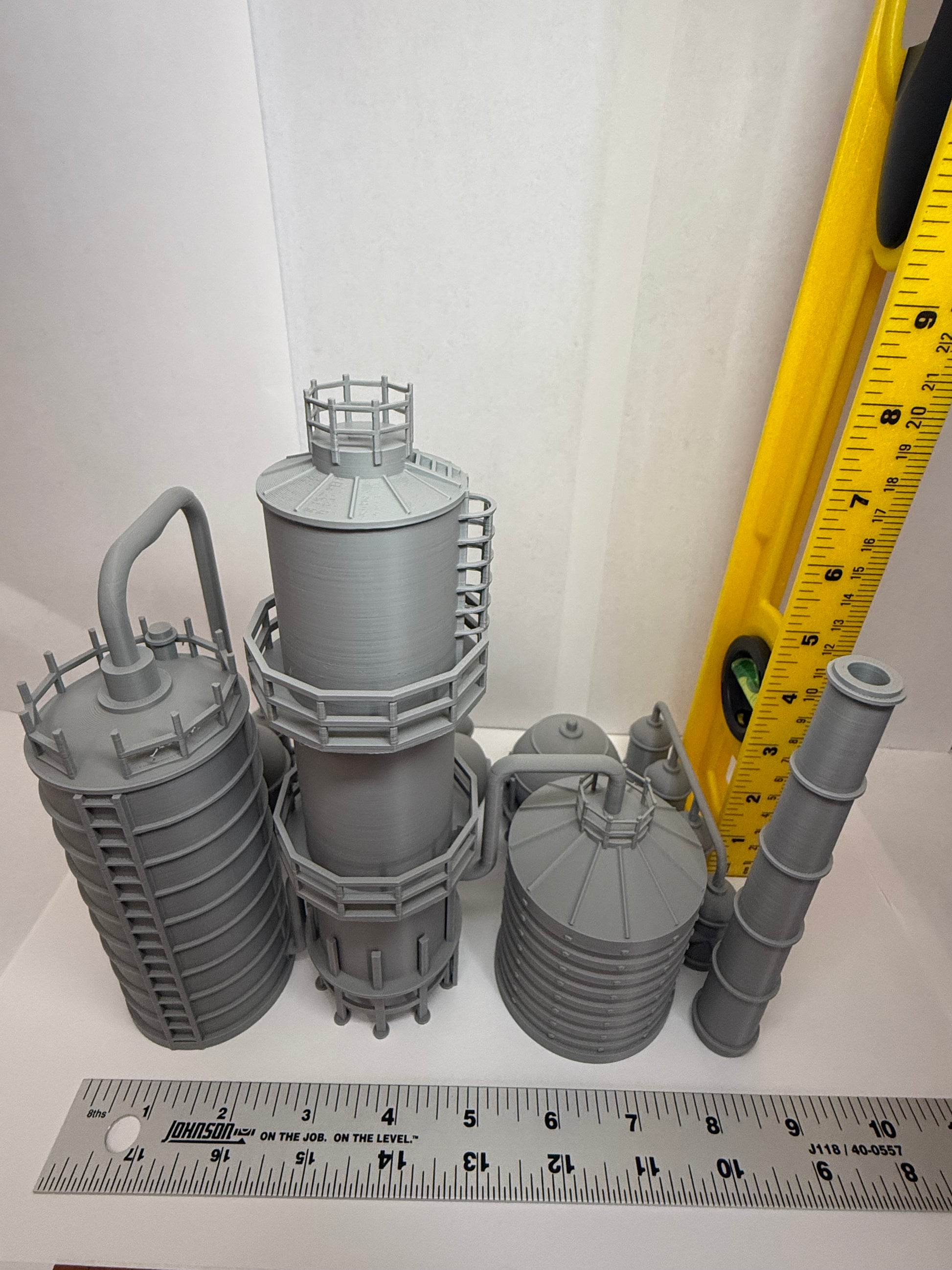 HO Scale Oil Refinery / 1:87 Gauge/ No Assembly Required - Built And Ready - Graham’s Models