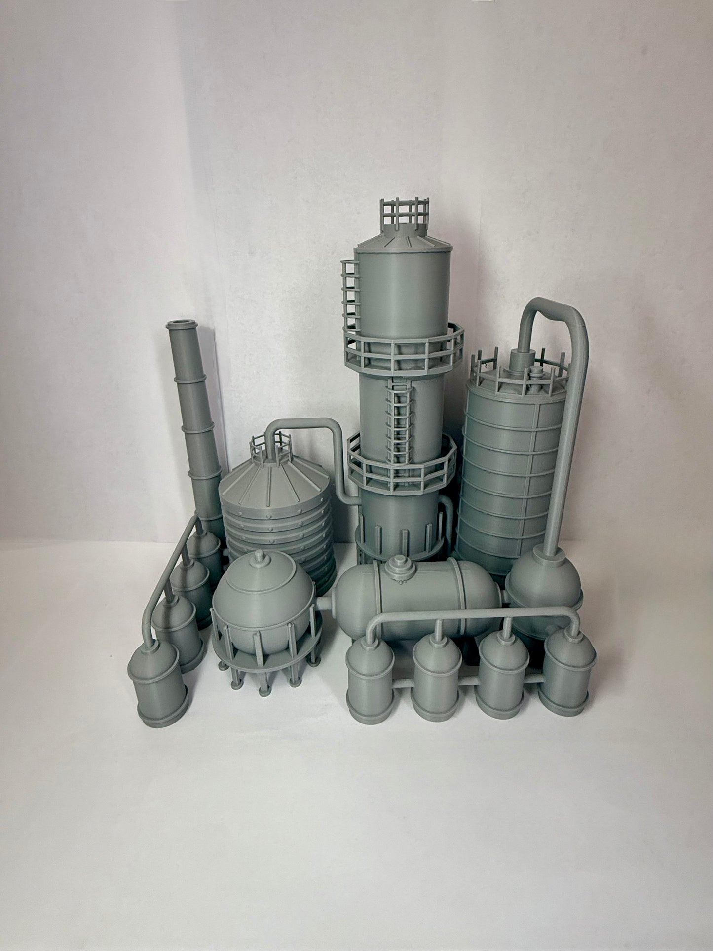 HO Scale Oil Refinery / 1:87 Gauge/ No Assembly Required - Built And Ready - Graham’s Models