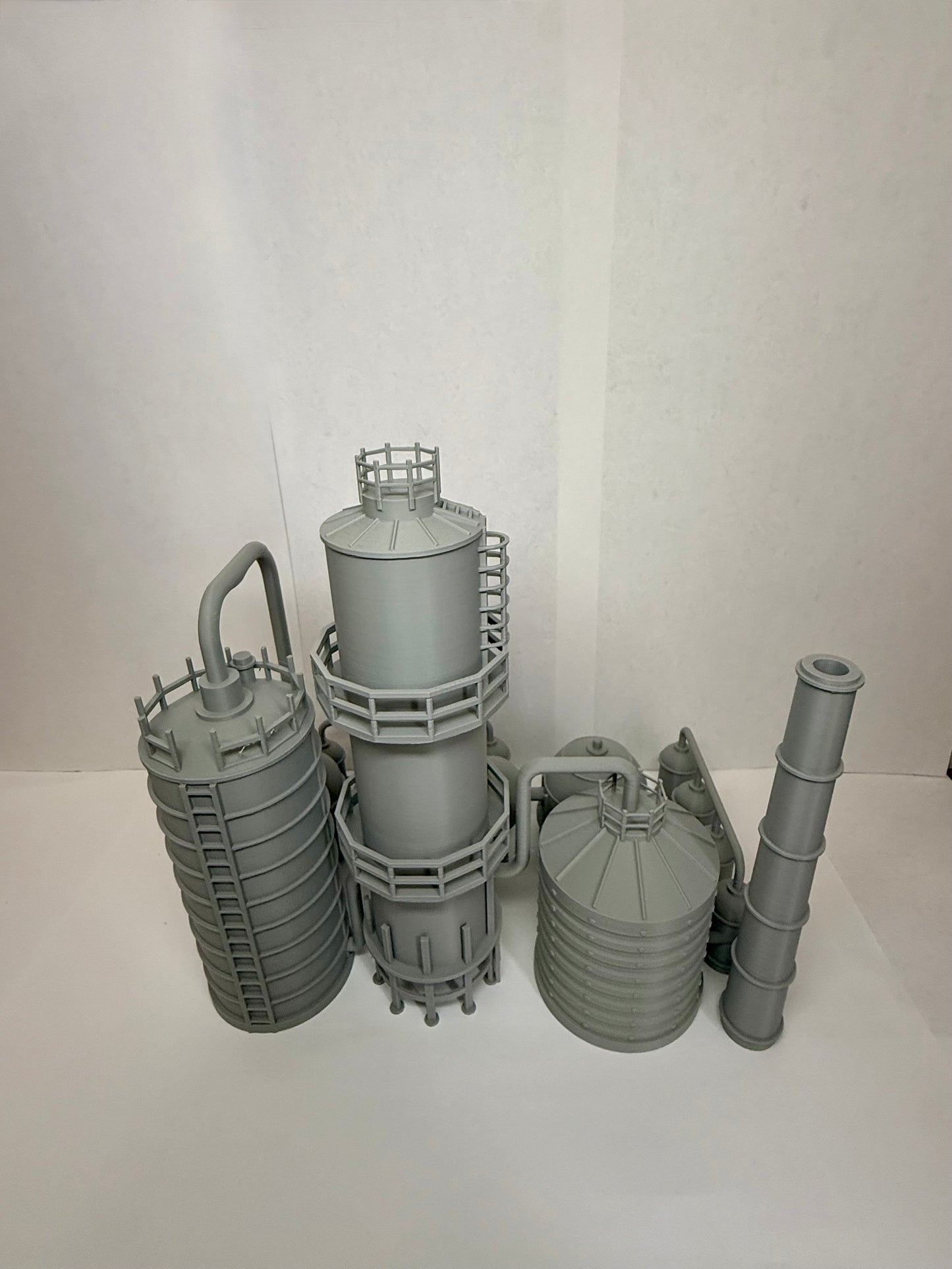 HO Scale Oil Refinery / 1:87 Gauge/ No Assembly Required - Built And Ready - Graham’s Models