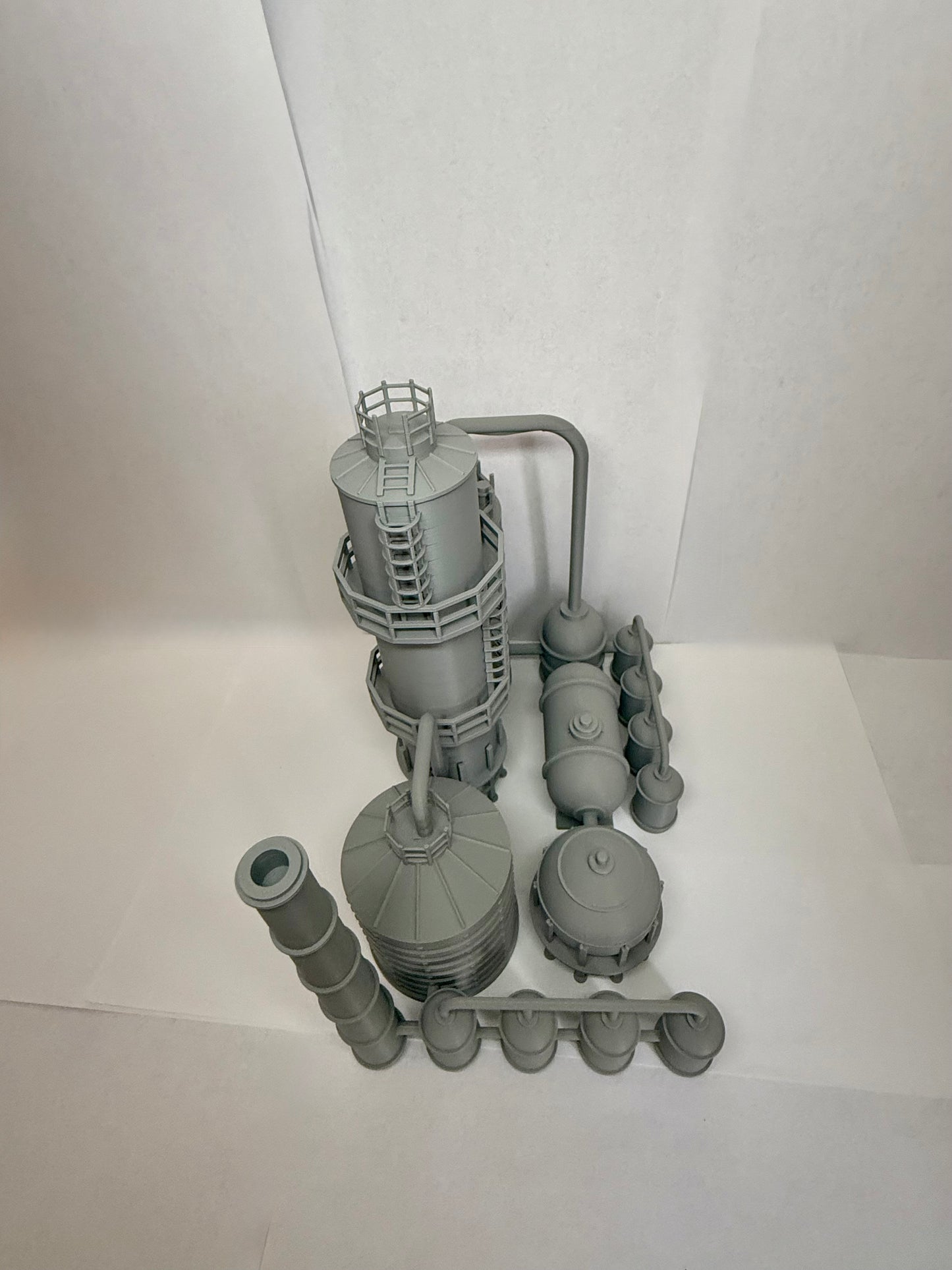 HO Scale Oil Refinery / 1:87 Gauge/ No Assembly Required - Built And Ready - Graham’s Models