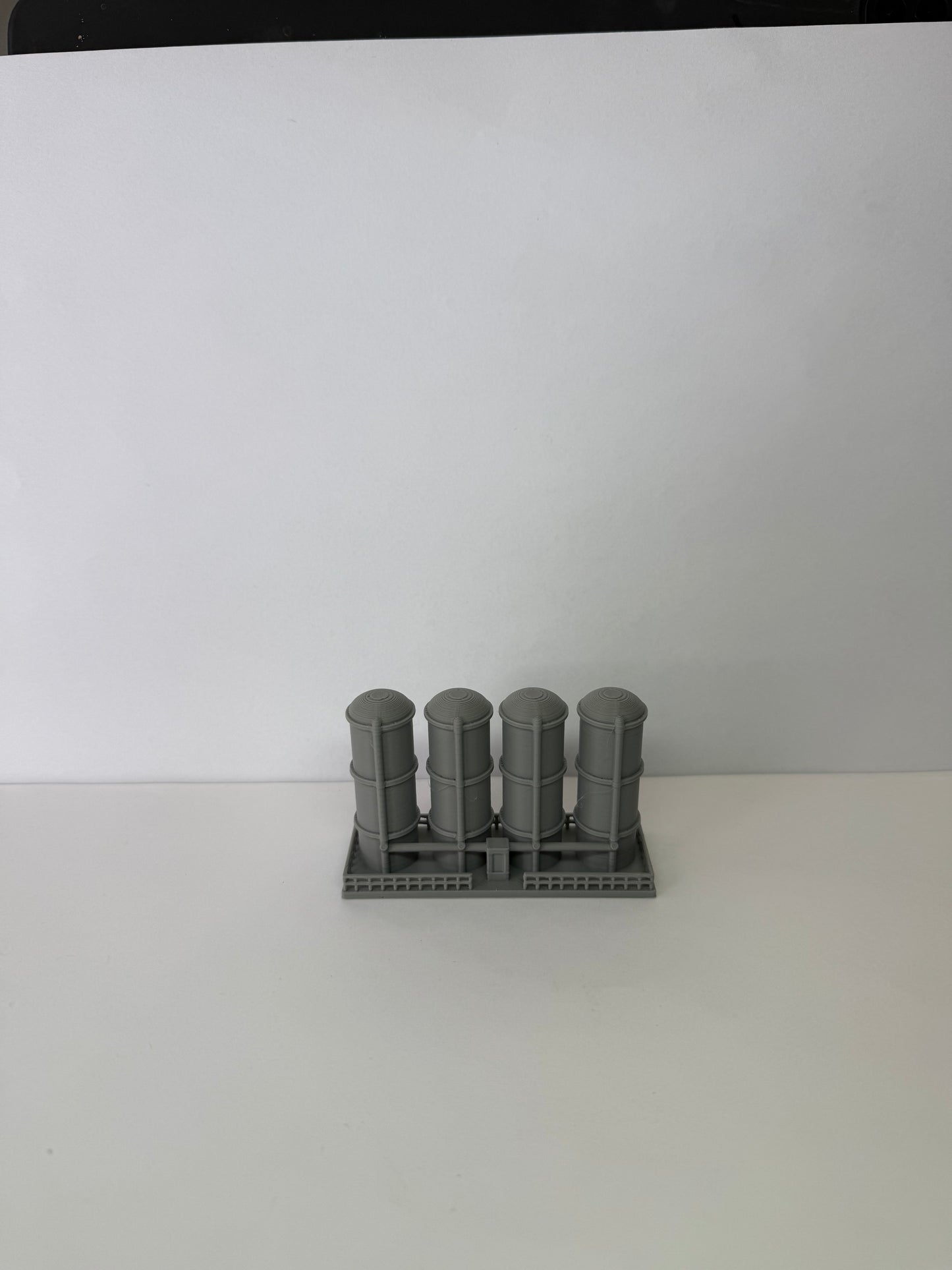 N Scale Fuel Tanks (4 Pk) / 1:160 Gauge / No Assembly Required - Built And Ready - Graham’s Models