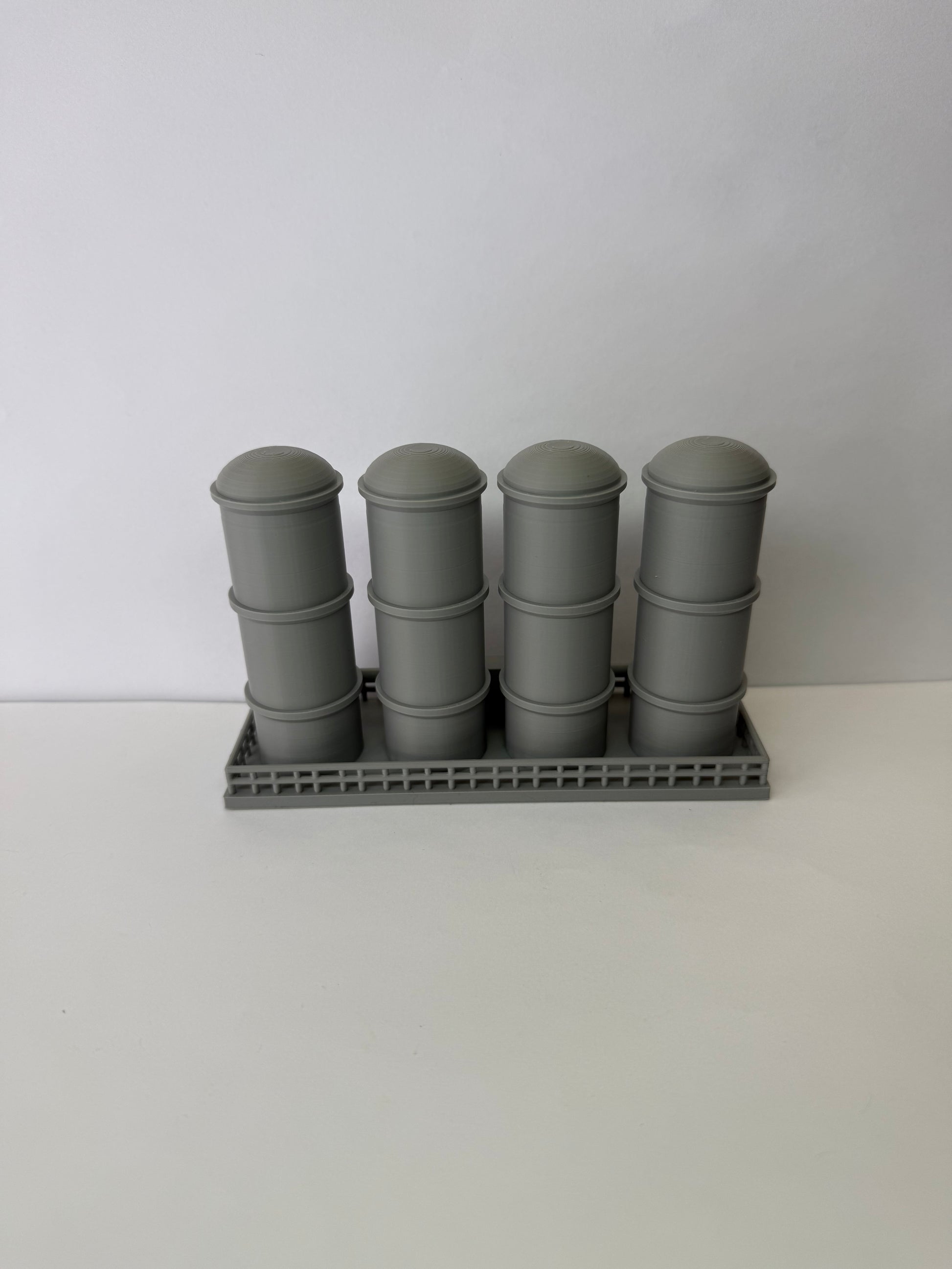 (2 Pk) HO Scale Fuel Tanks/ 1:87 Gauge/ Prebuilt Building - Assembled - Graham’s Models