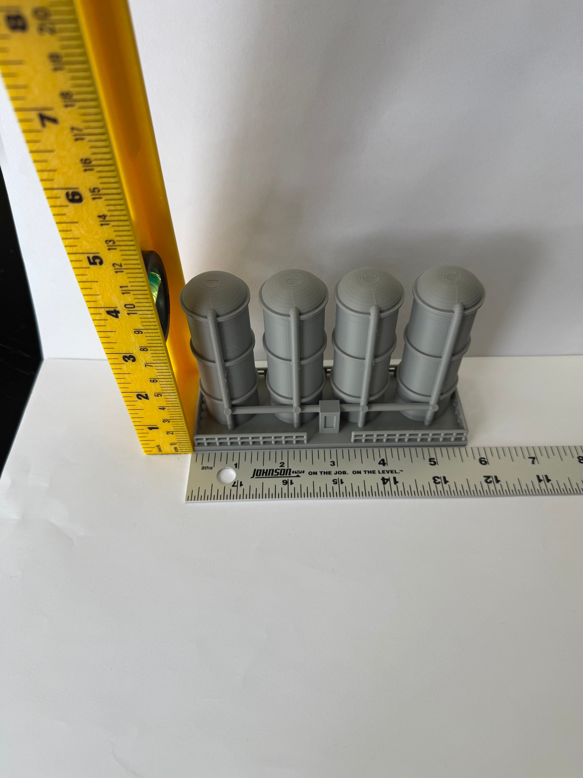 (2 Pk) HO Scale Fuel Tanks/ 1:87 Gauge/ Prebuilt Building - Assembled - Graham’s Models