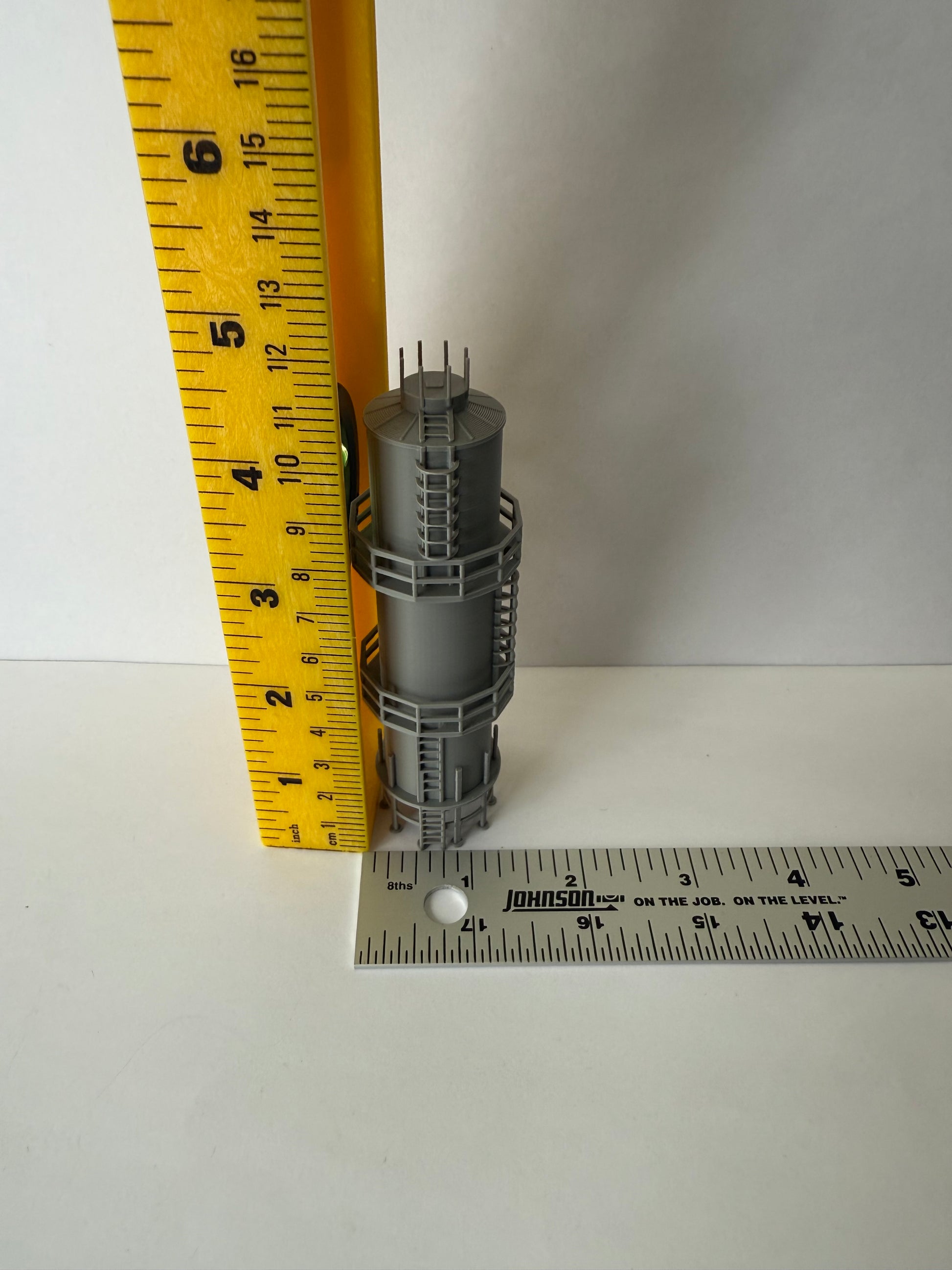 N Scale Oil Tanks (2 Pieces) / 1:160 Gauge - Prebuilt Structures - Assembled - Graham’s Models