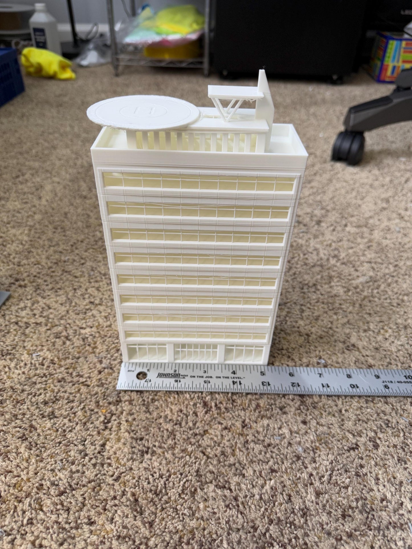 High rise Skyscraper with heli pad - N Scale 1:160 | NO ASSEMBLY REQUIRED
