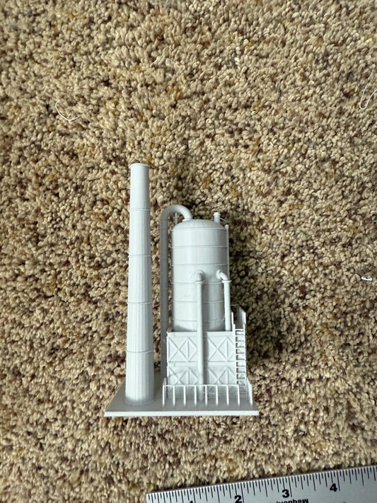 HO Scale Oil Refiner - 1:87 Gauge - Built and Ready - No Assembly Required