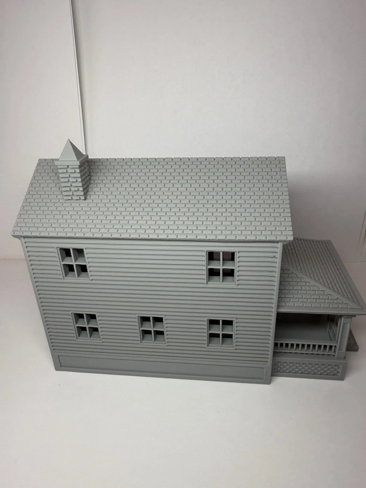 Modern 2 Story House - HO Scale 1:87 - | Preassembled - Built Up Building - Graham’s Models