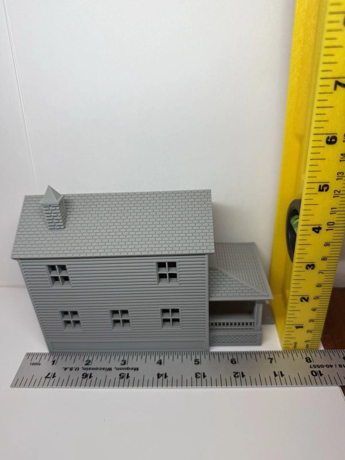 Modern 2 Story House - HO Scale 1:87 - | Preassembled - Built Up Building - Graham’s Models