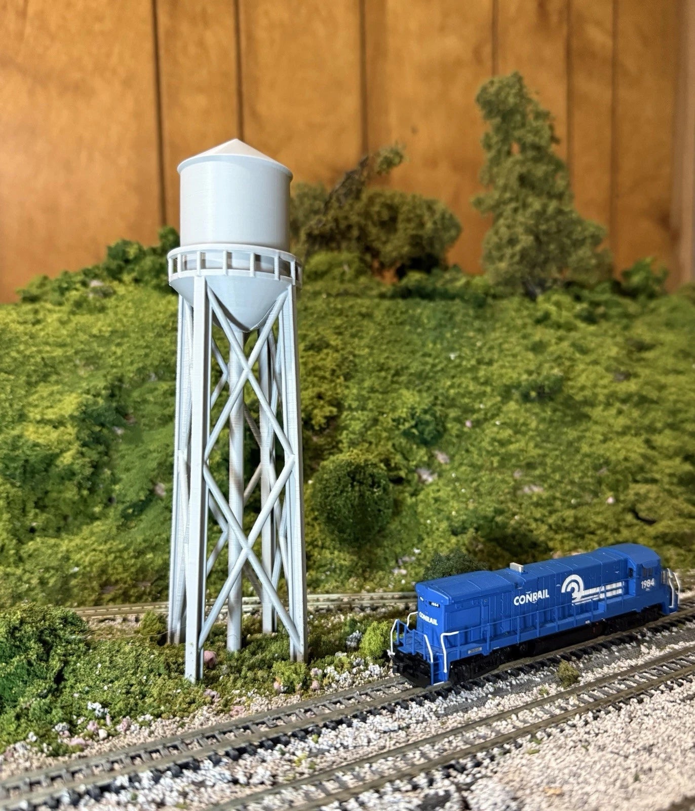 N Scale Water Tower - Assembled - 1:160 Gauge - Graham’s Models
